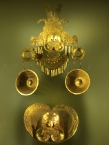 Complete set of gold jewelry from Museo del Oro